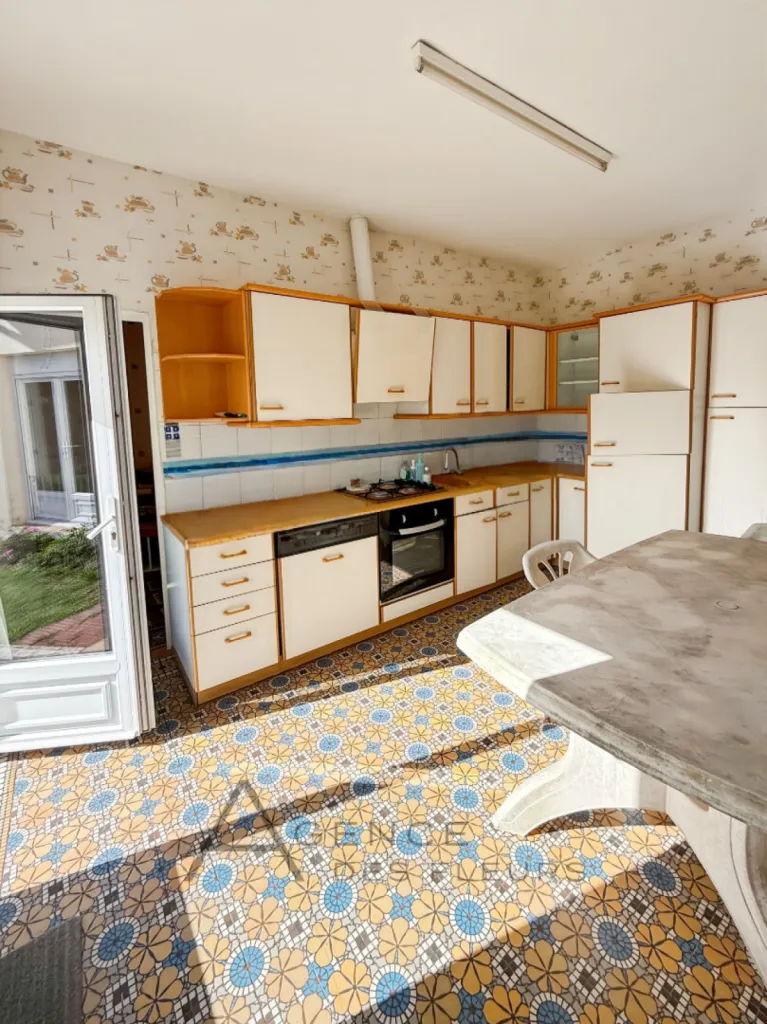 À vendre maison plein-pied de 100 m² sur un terrain de 1632 m² située à La Londe