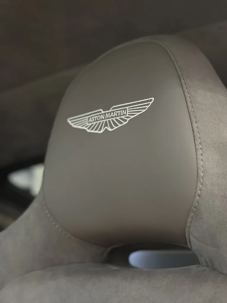 Film de protection PPF Aston Martin Vantage spécialiste de la protection carrosserie sur l’Ouest Lyonnais proche Tassin la demi lune 