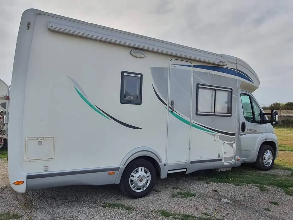 CAMPING CAR PROFILE CHAUSSON SWEET MAXI AVEC GRANDE SOUTE A LANCON DE PROVENCE 13680