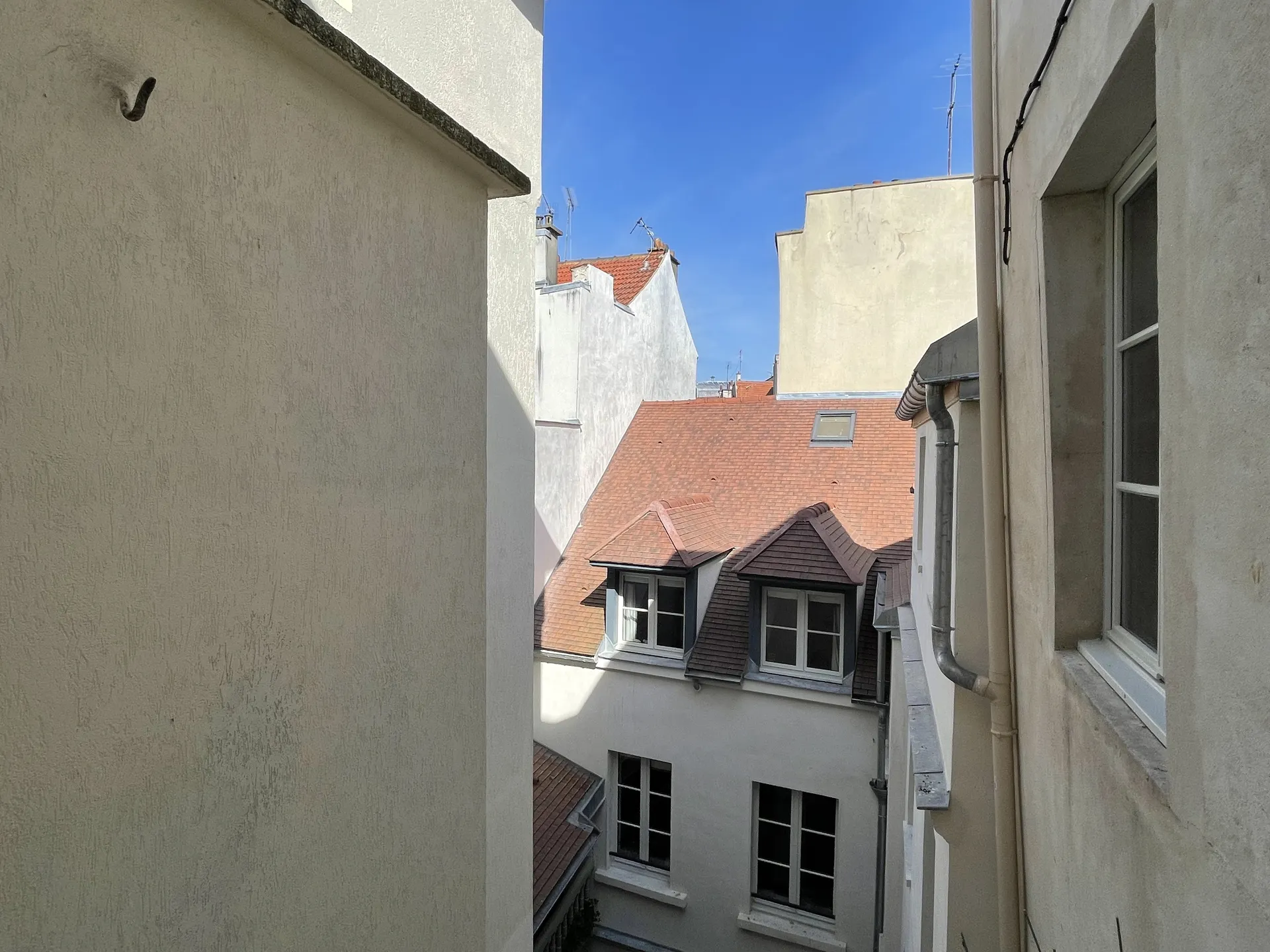 En exclusivité à louer un appartement 39,39 M2 à Saint-Germain-en-Laye dans le centre près du RER et des commerces