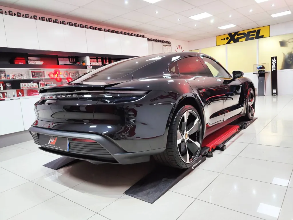 PORSCHE TAYCAN - TRAITEMENT CERAMIQUE GTECHNIQ A LILLE