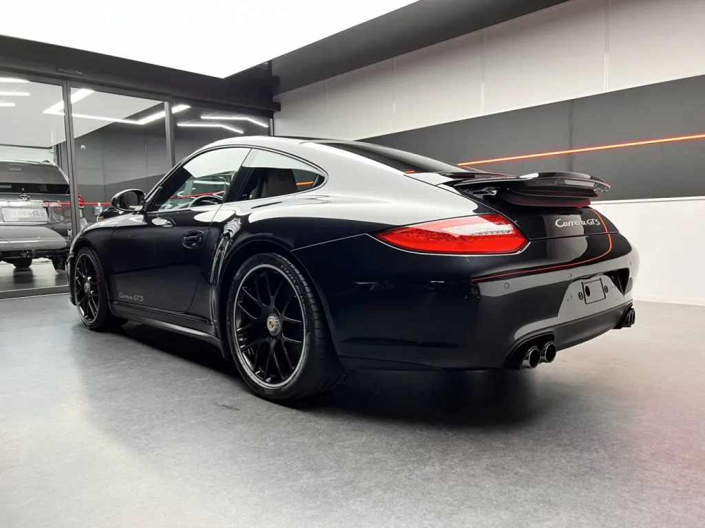PORSCHE 997 GTS - POLISSAGE + TRAITEMENT CERAMIQUE GARANTIE 9 ANS - ARRAS