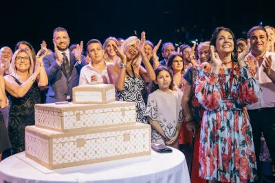 Une Bar Mitzvah chic et festive organisée par une wedding planner dans un Théâtre à Milan en Italie