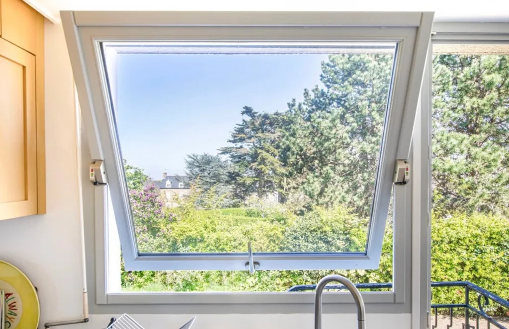 Pose de fenêtre sur mesure par entreprise RGE spécialiste de la fermeture mixte, PVC, Aluminium et Bois Le Havre 76