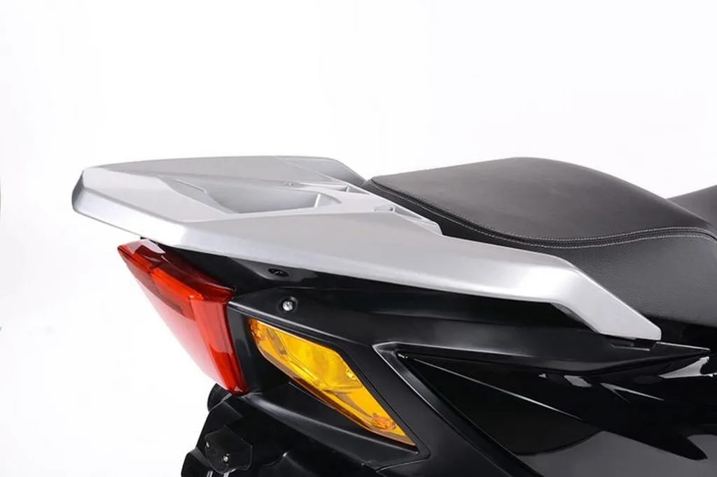 SCOOTER NEUF DAELIM STEEZER 125cc SIX FOURS LES PLAGES