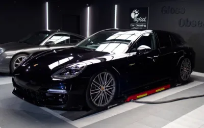 Porsche Panamera Sport Tourismo traitement céramique longue durée et polissage de la carrosserie