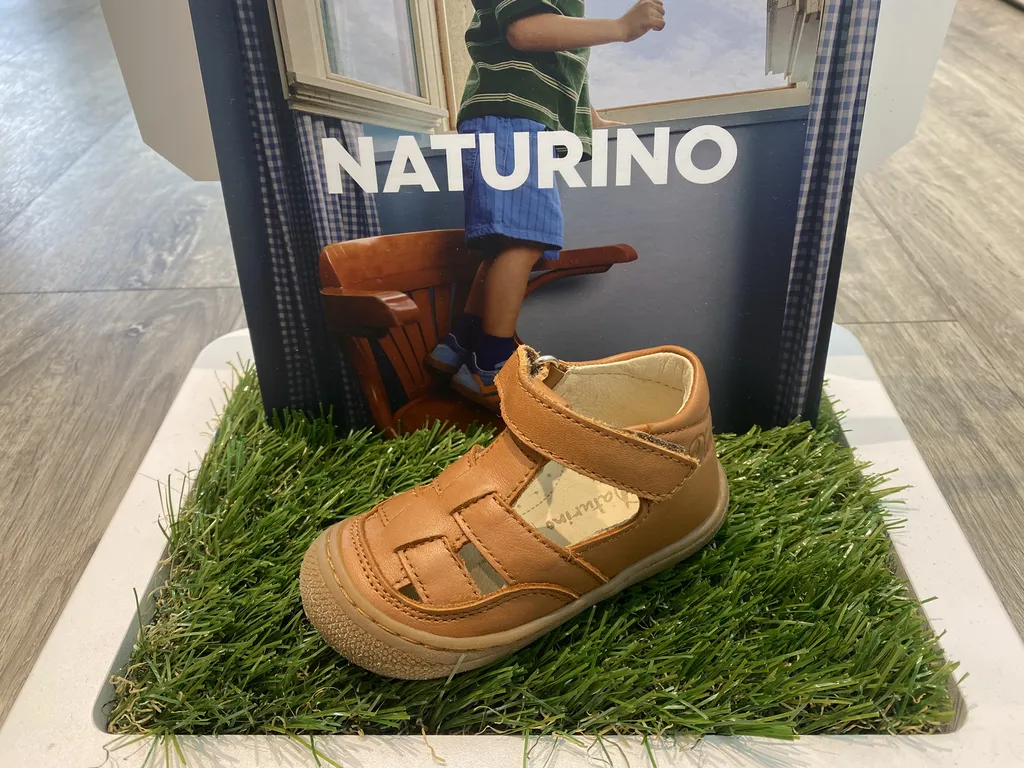 chaussure semi ouverte souple pour bébé près de Saint Emilion