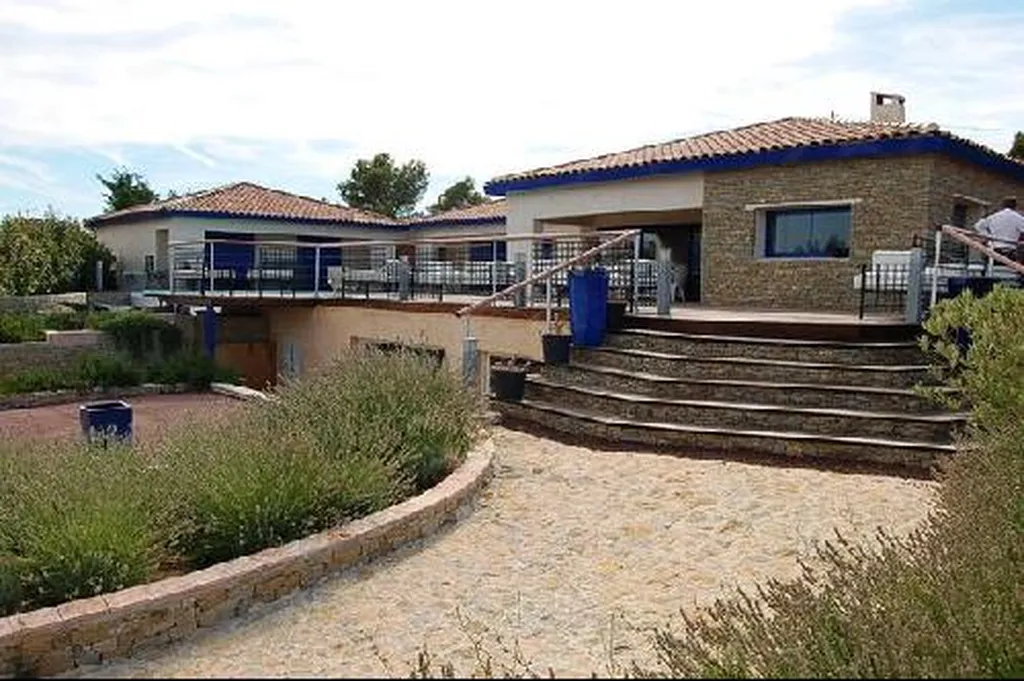 MAISON A VENDR E LA CADIERE