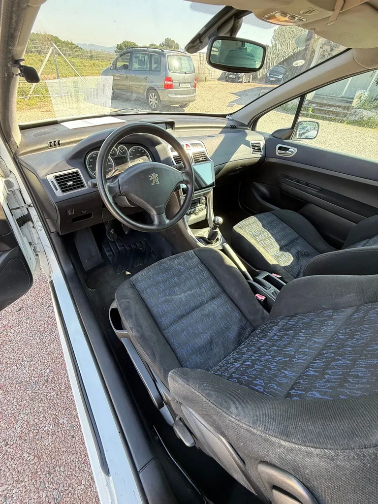 PEUGEOT 307 1.6L 16V 110CV essence 3 portes 