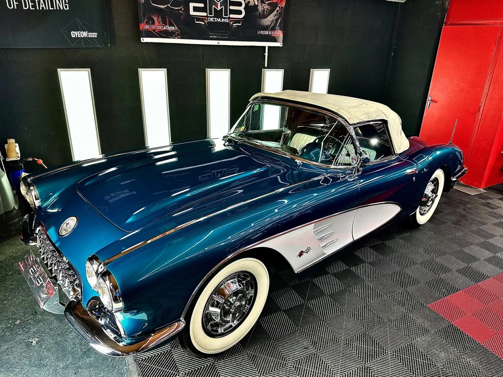 protection carrosserie traitement céramique Gyeon infinite Lyon Chevrolet corvette C1 1959
