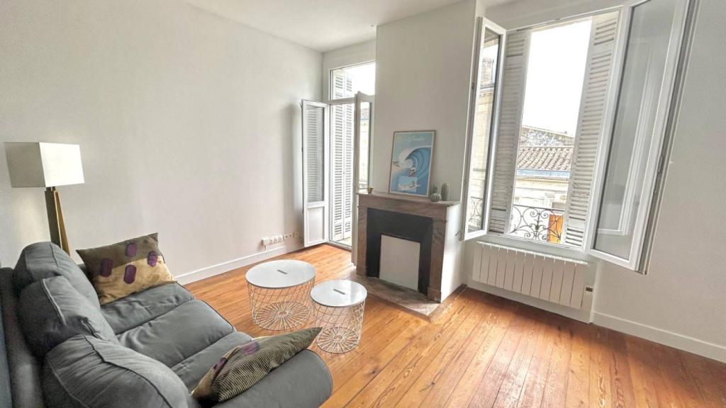 Vendu Charmant appartement T3 dans immeuble en pierre Bordeaux Quartier Nansouty 