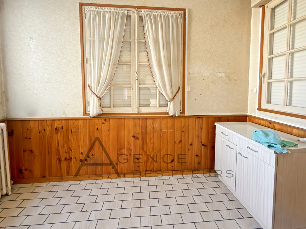 À vendre, maison à réhabiliter de 111m² sur un terrain de 500m² située à Cléon 76410