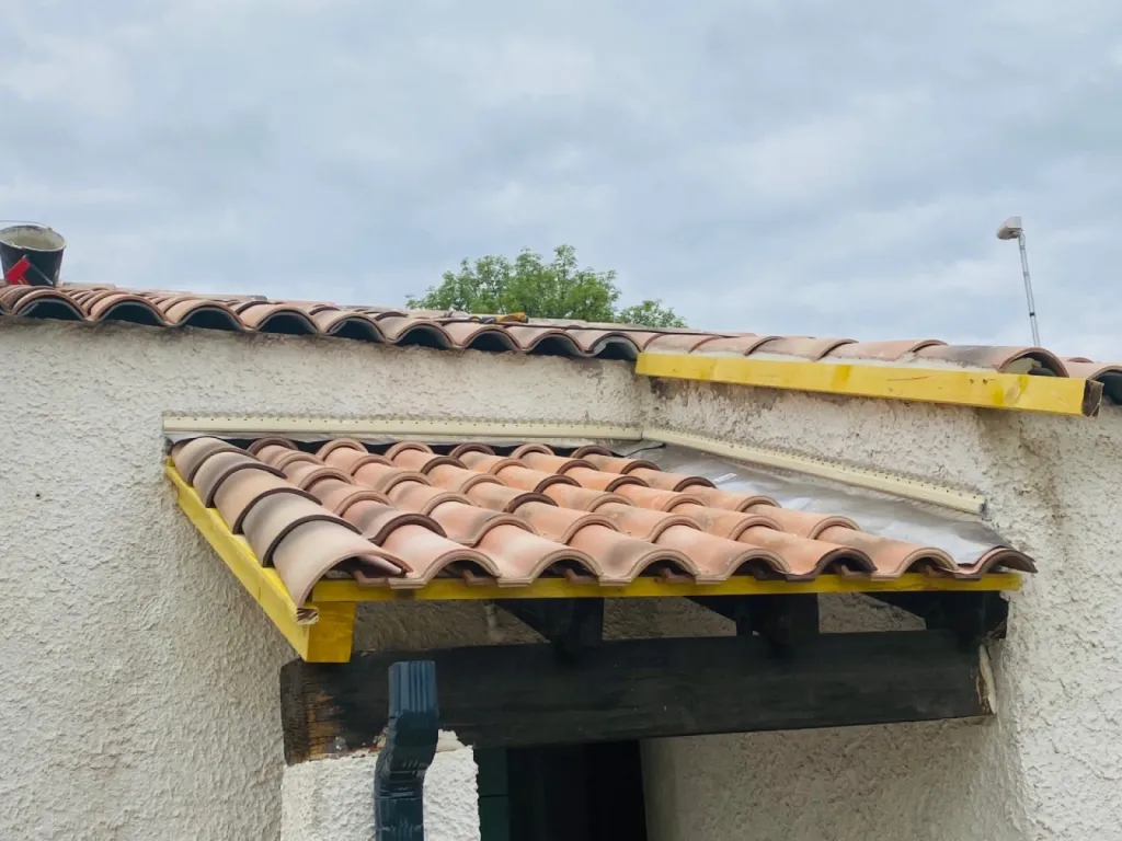 Changement d’une toiture de type PST Canal sur Martigues