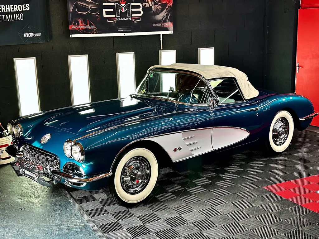 protection carrosserie traitement céramique Gyeon infinite Lyon Chevrolet corvette C1 1959