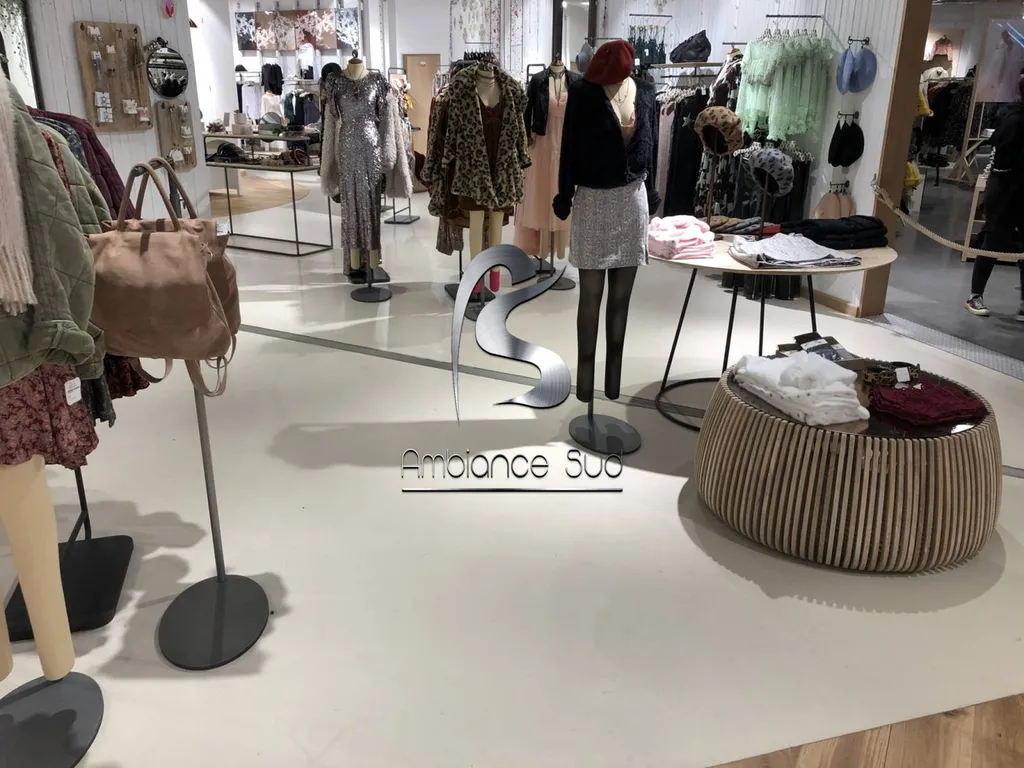 SOL EN BETON CIRE COULE DECORATIF A HYERES 83