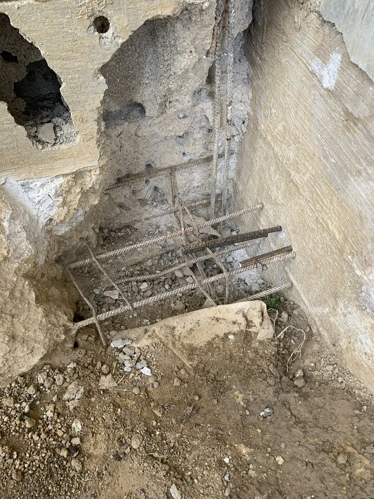 Pose d’armature pour semelle en béton dans le cadre de travaux de maçonnerie et fondations