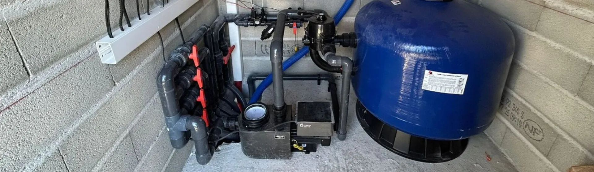 Dépannage et remplacement de pompe de filtration de piscine aux Pennes-Mirabeau dans les Bouches-du-Rhône – pompe à vitesse variable