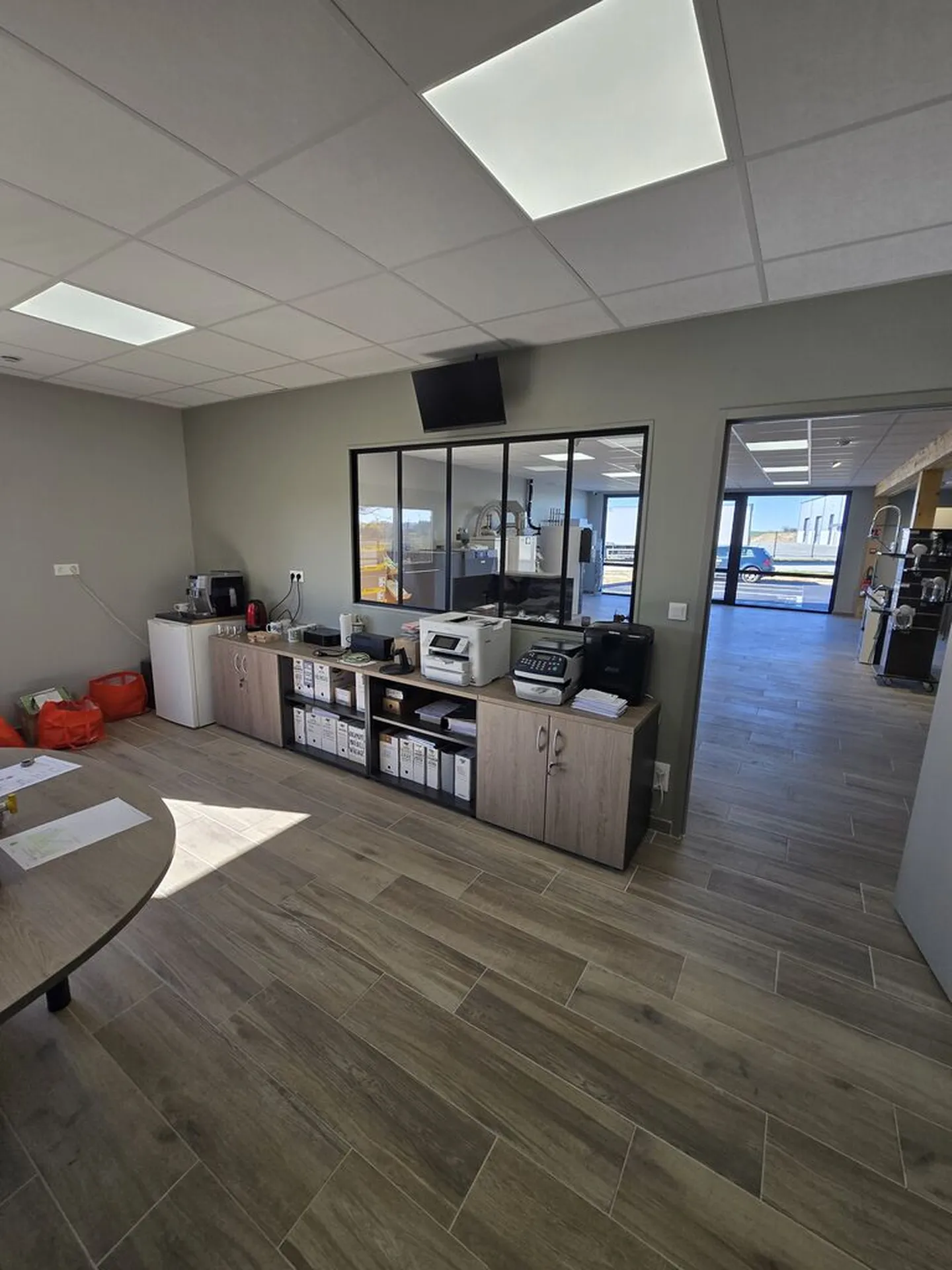 armoire basse avec bibliothèque 