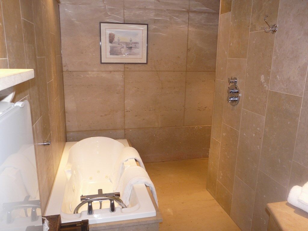 Vend Ensemble Immobilier de Charme, idéal pour hôtel particulier, proche ROUEN 76000