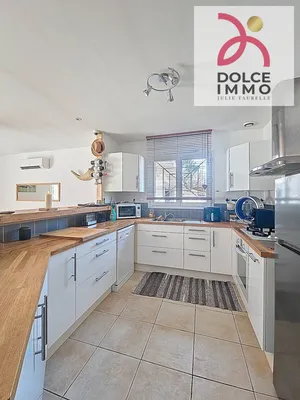 Superbe maison moderne à Arsac avec piscine, cheminée et garage sur belle parcelle