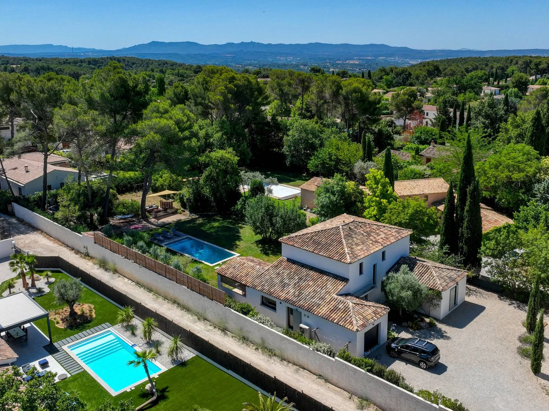 Villa contemporaine de style Bastide Provençale 