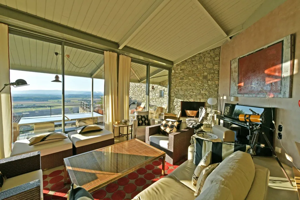 Drôme provençale : maison contemporaine rénovée avec vues   