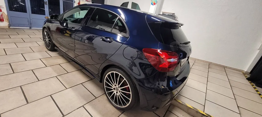 Polissage lustrage + Protection céramique dans les alpes-maritimes sur cette Mercedes Classe A