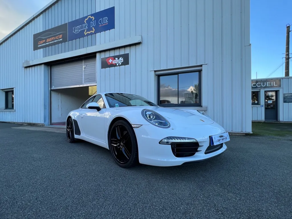 Entretien et rénovation d’un intérieur cuir de Porsche 991 Carrera S à Le Mans (72)