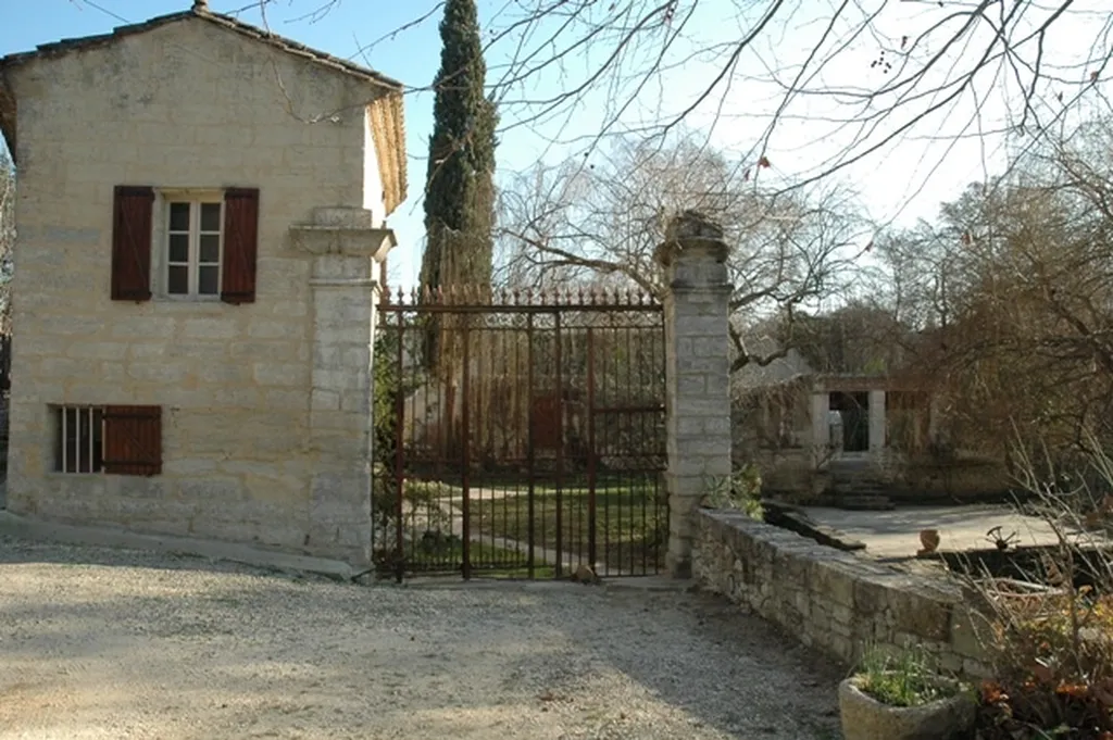 A 35 km d'Avignon, moulin du 18ème restauré et agrandi