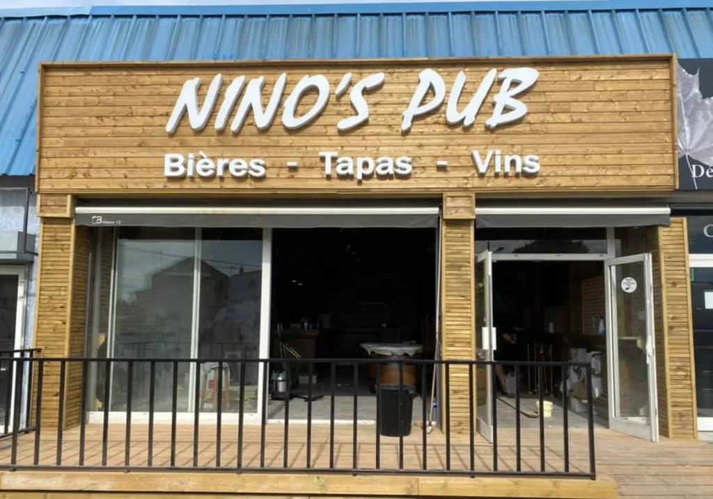 Enseigne en lettre découpée pour le Nino's Pub entre Rognac et la Vitrolles