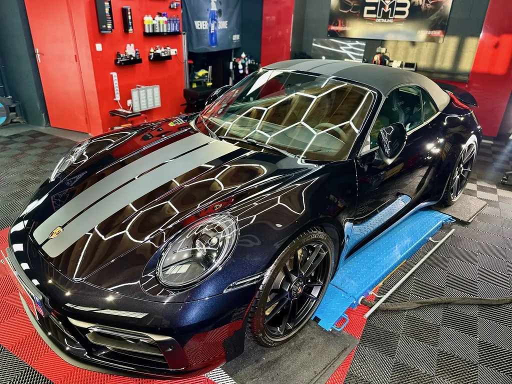 protection carrosserie polissage traitement céramique DETAILING Vaugneray socialiste Porsche 992 GTS Cabriolet