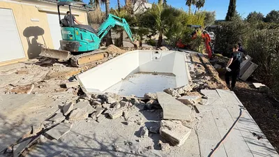 Piscine en panneaux à changer à Plan de Cuques