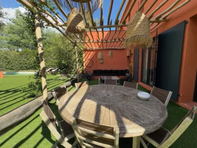 Villa contemporaine d'exception à Grimaud de 7 pièces proche de la mer