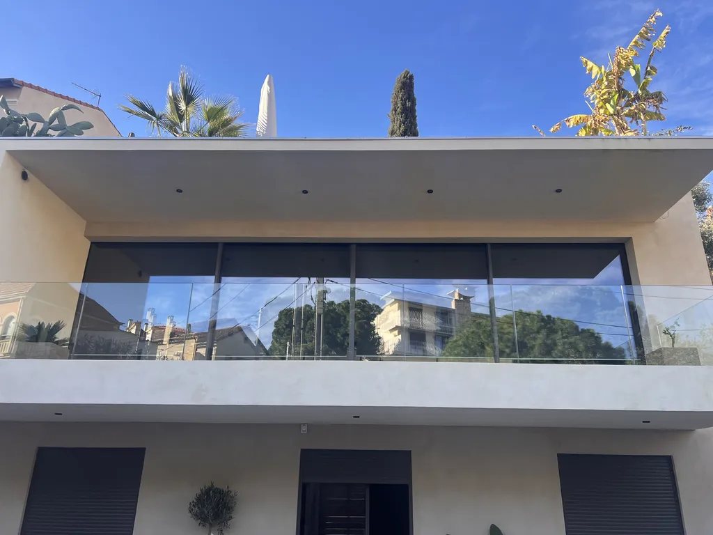Vente et pose de menuiserie PVC, aluminium et produits verriers par Pose Concept à Marseille