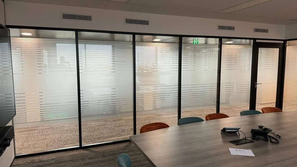 tdc-vitrophanie-film-depoli-bureaux-professionnels-paris