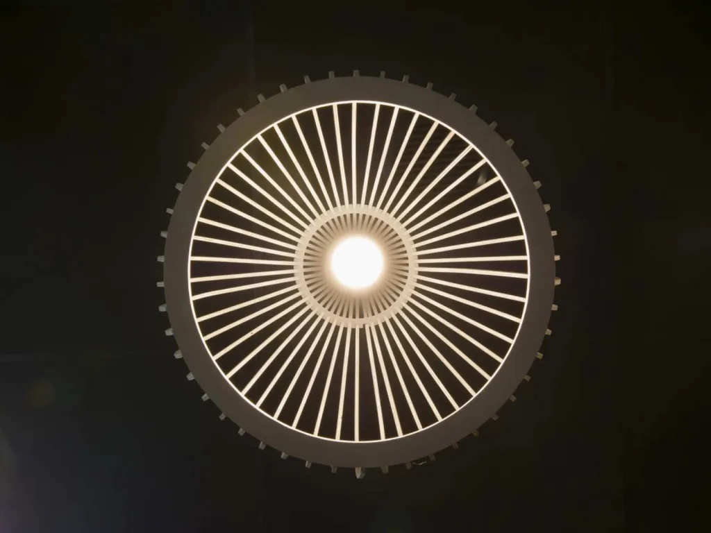 Barron Agencement salon de coiffure dans les Monts du Lyonnais luminaire