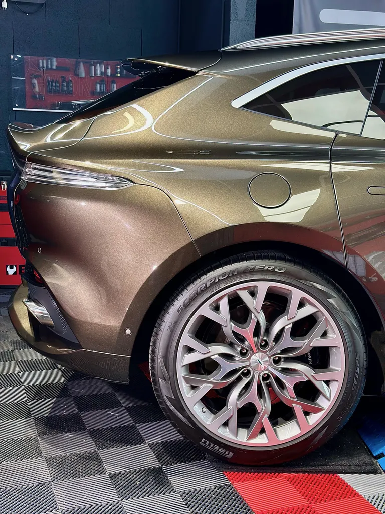DETAILING auto protection carrosserie Aston Martin DBX sur Limonest 