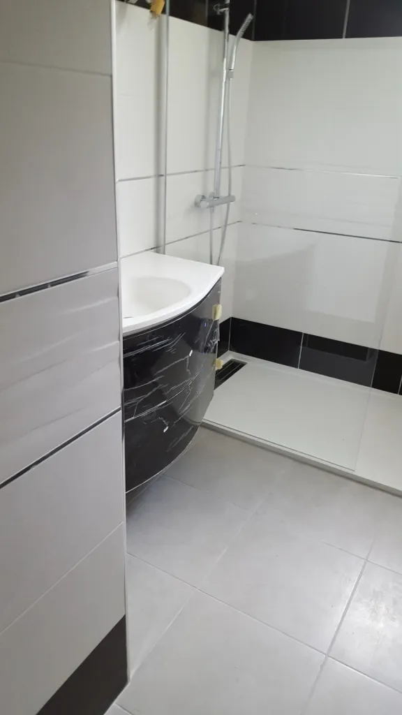 Pose et installation de carrelage et faïence pour salle de bain à Saint-Romain-de-Colbosc proche du Havre (76)