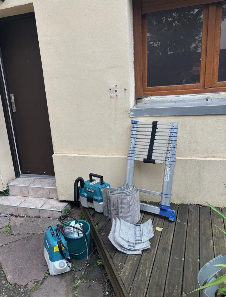 Entretien complet d’une climatisation réversible Split Hitachi à Bagnolet

