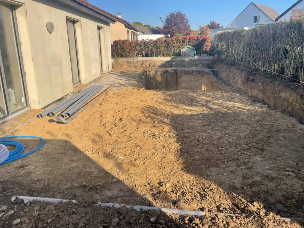 Terrassement d'une futur piscine à Strasbourg 