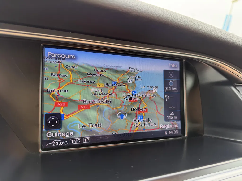 Audi A4 d'occasion à La Frénaye : Berline Diesel Business Line garantie chez Caudebec Automobiles proche Le Havre et Rouen (76)