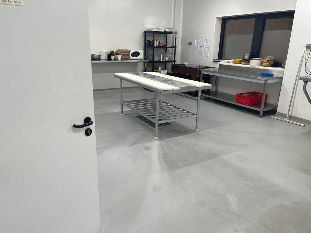 Nettoyage en profondeur d’un laboratoire de cuisine à Geispolsheim près de Strasbourg