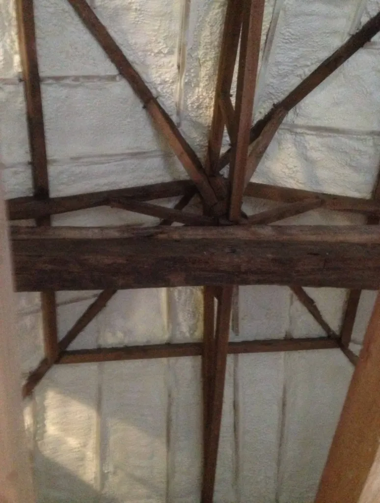 isolation d'un toit de chai viticole a saint Emilion