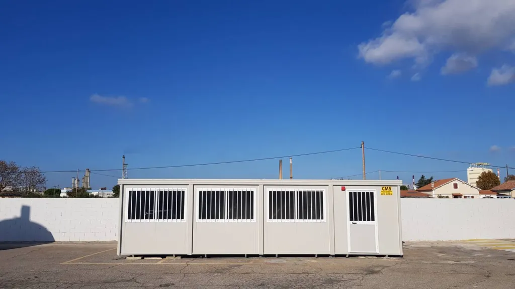 Ventre de 10 structures modulaires pour l'entreprise Soprovise à l'étang de Berre