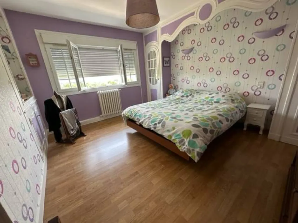 A vendre maison bourgeoise de 147 m² édifiée sur un terrain de 2800 m² sur la commune de SAINT AUBIN LES ELBEUF