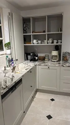 Photos d'une réalisation de cuisine italienne de standing style rétro chic à La Cadière d'Azur dans le Var