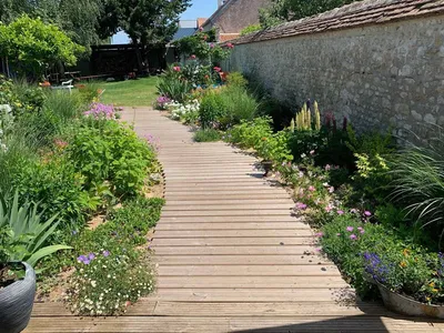 Comment structurer son jardin avec des allées et des bordures