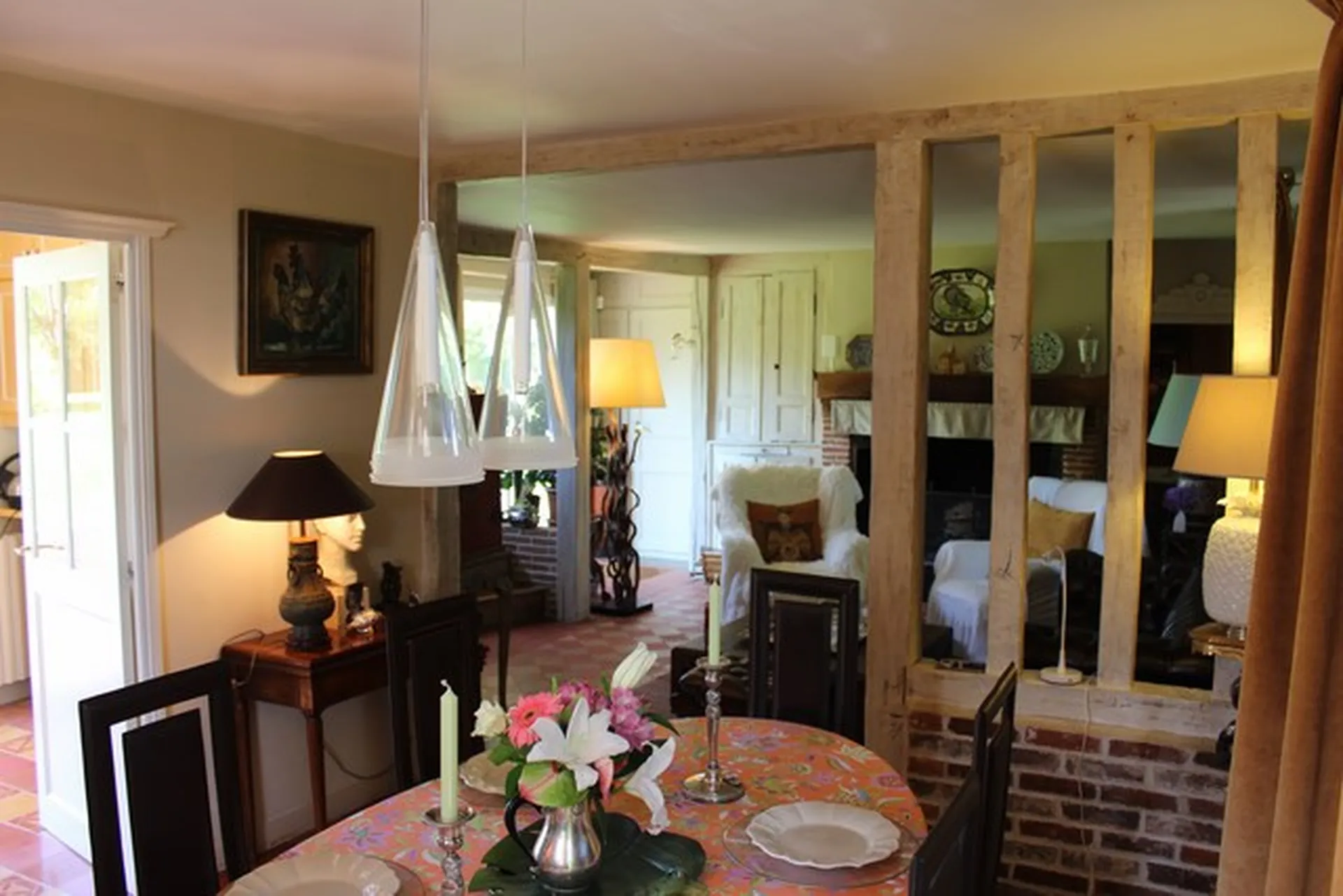 Achetez maison à pan de bois dans un environnement calme et proche des commerces