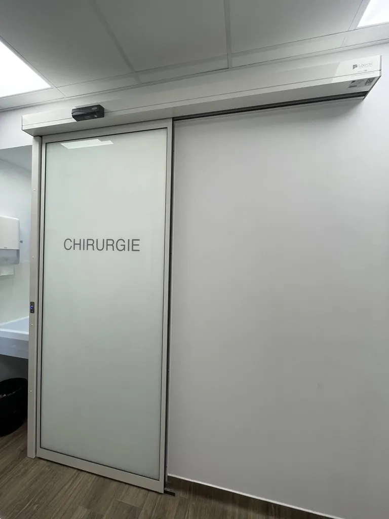 création porte automatique coulissante Tormax pour cabinet médical Bouches du Rhône 13