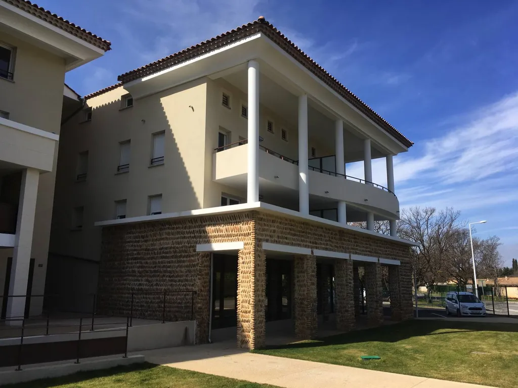 Habillage façade en galets de Crau à Saint-Martin-de-Crau